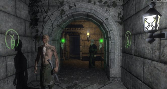 Sok mindenben alulmarad azért a Thief 3 a Splinter Cellekhez képest, zseniálisan strukturált, nyitott, nemlineáris játékmenetével viszont egyértelműen bealázza.