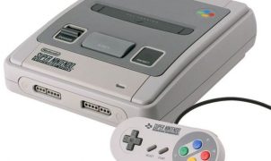 A Nintendo Classic Mini: Nintendo Entertainment System (Japánban Famicom) egy érdekes hardver lett a HDMI-csatlakozással és 30 előre beépített játékkal, illetve akkora kereslettel, hogy sokan ezen keresik magukat degeszre eBayen, mivel többszörös áron újra eladják a konzolt, amiből a Nintendo szemmel láthatólag keveset gyártott (múlt idő, leállították már).