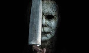 MOZI HÍREK - A Gyilkos Halloween cselekménye néhány perccel később folytatja az előző film, a 2018-as Halloween történetét, a trilógia záródarabja, A Halloween véget ér azonban éveket ugrik előre az időben.