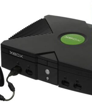 A Microsoft tegnap ünnepelte a legelső Xbox konzol megjelenését, mi pedig visszaemlékeztünk arra a dicsőséges (ám nem túl sokáig tartó) időszakra, amikor kis hazánkban szerelték először össze az Xbox konzolt 2001-ben. Sőt, ezzel Európában elsők voltunk a konzolgyártás terén is.