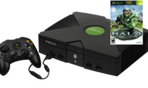 A Microsoft tegnap ünnepelte a legelső Xbox konzol megjelenését, mi pedig visszaemlékeztünk arra a dicsőséges (ám nem túl sokáig tartó) időszakra, amikor kis hazánkban szerelték először össze az Xbox konzolt 2001-ben. Sőt, ezzel Európában elsők voltunk a konzolgyártás terén is.