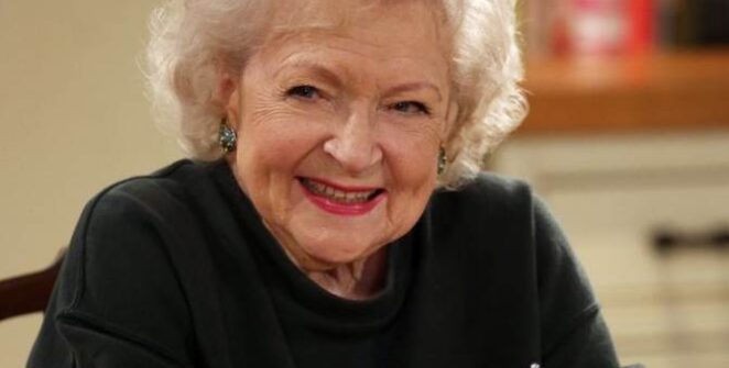 MOZI HÍREK - Betty White szilveszterkor hunyt el, alig néhány héttel 100. születésnapja előtt. White még halála előtt árulta el 99. születésnapi terveit, és két kacsa is szerepelt benne.v