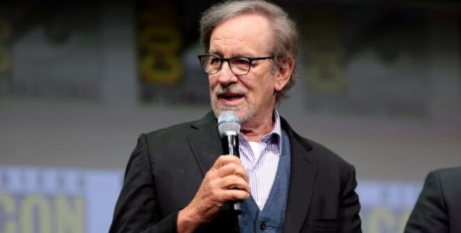 MOZI HÍREK - Amikor John Williams először játszotta el Steven Spielberg-nek a Cápa főcímdalát, a rendező azt hitte, hogy ugratja őt.