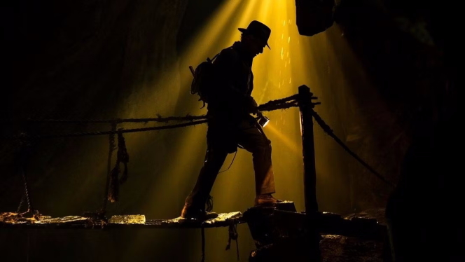 MOZI HÍREK - James Mangold rendező a D23 Expón mutatta be az első hosszabb részletet a készülő ötödik Indiana Jones-kalandból, a közönség pedig megőrült Harrison Ford bejelentésére. Indiana Jones 5.