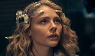 MOZI HÍREK - Chloe Grace Moretz a főszereplője a The Peripheral című új sorozatnak, amely Jonathan Nolan és Lisa Joy Prime Video-ra készül és William Gibson, a Cyberpunk atyjának regénye alapján készült. A periféria