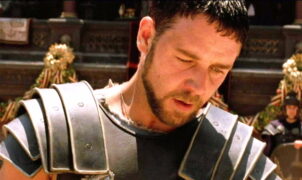 MOZI HÍREK - A Gladiátor sztárja, Russell Crowe őszintén emlékszik vissza kezdeti bizonytalankodásaira az Oscar-díjas szereppel kapcsolatban. Az eredeti forgatókönyvet nemes egyszerűséggel "abszolút szemétnek" nevezte.