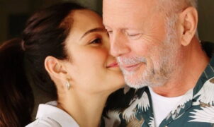 MOZI HÍREK - Bruce Willis felesége szerint "nehéz tudni", hogy a díjnyertes színész tisztában van-e azzal, hogy korábban frontotemporális demenciát diagnosztizáltak nála.
