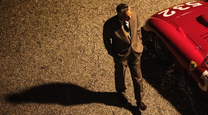 Ferrari: un drama familiar y empresarial ambientado en medio de locas carreras de autos