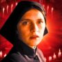 FILMKRITIKA – Az első ómen előzményfilmje bátor vállalkozásra adja a fejét: úgy nyúl vissza Az ómen sorozat gyökereihez, hogy egy nunsploitation filmen keresztül meséli el Damien, első film ördögi gyermeke születésének történetét.