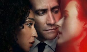 SOROZATKRITIKA - Jake Gyllenhaal sajnos nem képes hozni Harrison Ford karizmáját az Apple TV+ sorozatában, amelyben a chicagói ügyvéd, Rusty Sabich gyilkossági vádakkal néz szembe.