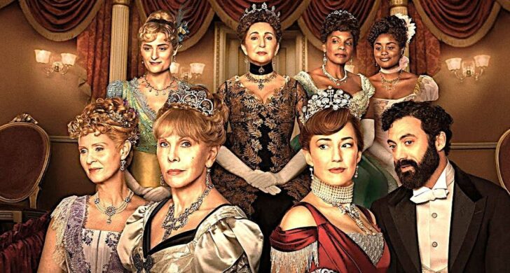 SOROZATKRITIKA – Két évadon át próbált egyensúlyozni Julian Fellowes HBO-drámája a káprázatos jelmezek és a valódi történetmesélés között, de most végre beérik a munka gyümölcse.