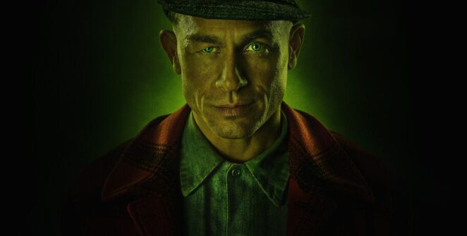 SOROZATKRITIKA – Charlie Hunnam emberi bőrből varrt maszkokban és csipkés fehérneműben feszít a Netflix legújabb, valós eseményeken alapuló szériájában, amely egyszerre gúnyolja ki a true crime műfajt és annak megszállott rajongóit.