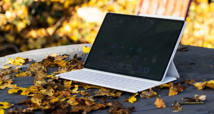 TECH TESZT - A Huawei MatePad 12 X PaperMatte Edition az a fajta táblagép, amit elsőre a matt, papírhatású kijelzője és a rajzolásra kihegyezett marketingje ad el, nem a benchmarkgrafikonok.